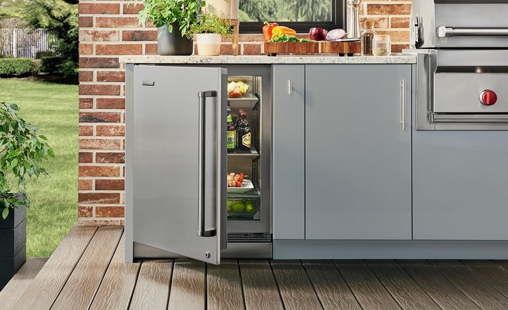 Refrigerador bajo mostrador compatibles con paneles de 24" Sub-Zero (DEU2450R)