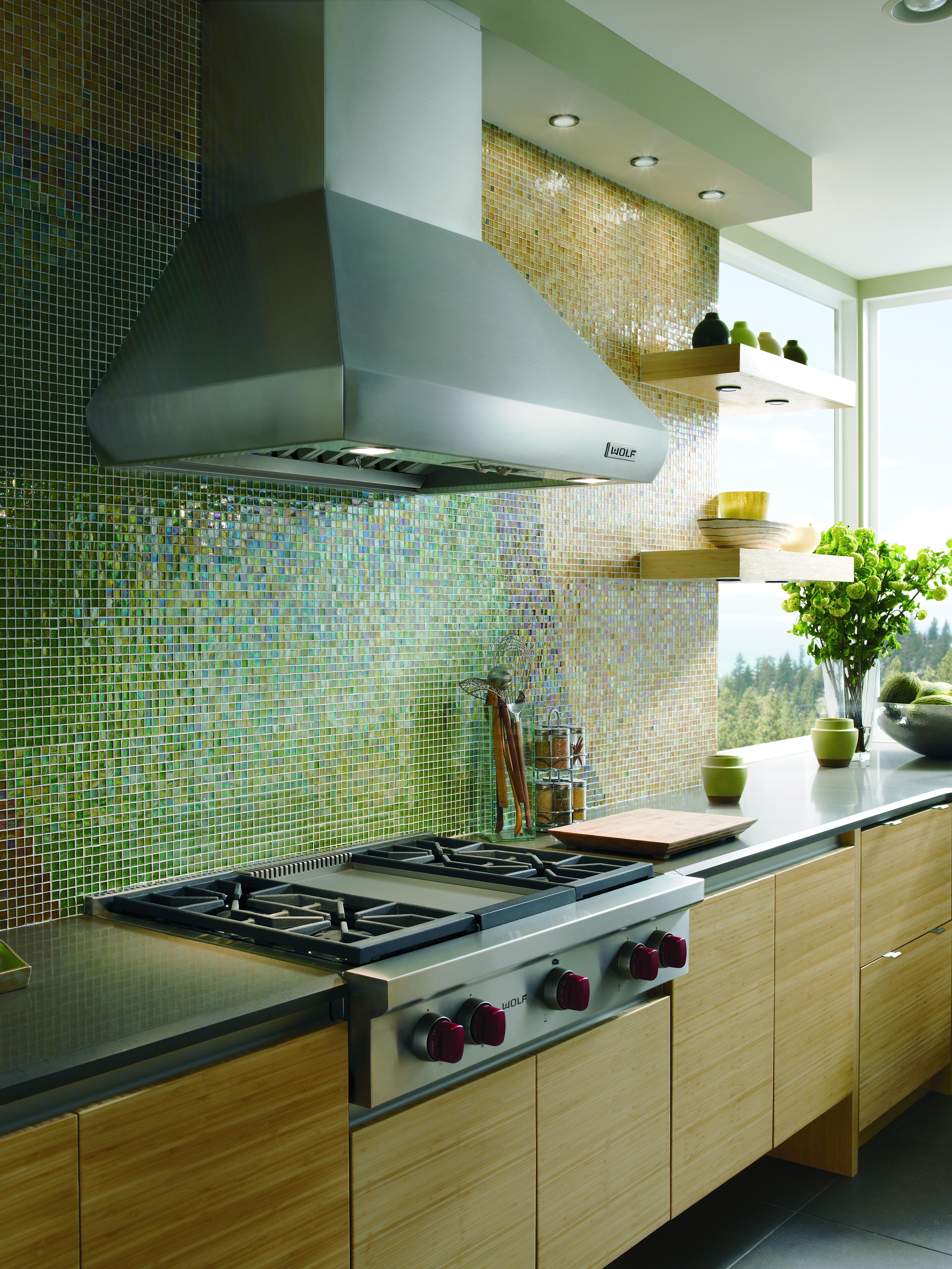 CAMPANA PROFESIONAL DE CHIMENEA DE 36" | PWC362418 | Wolf Appliances