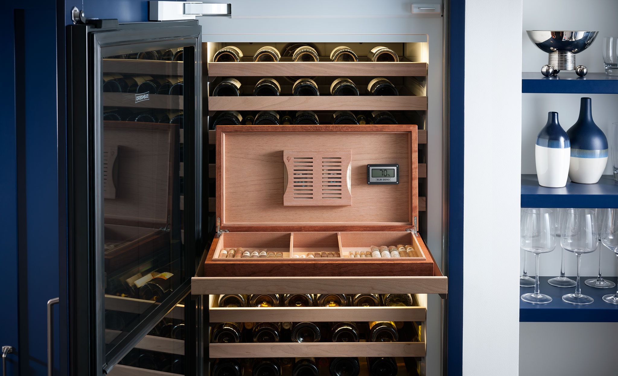 Almacenamiento de vinos de diseñador de 30" con cajones para