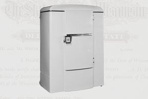 Westye lanzó Sub-Zero Freezer Company en 1945, introduciendo el primer sistema para conservar alimentos a temperaturas ultrabajas, literalmente bajo cero.