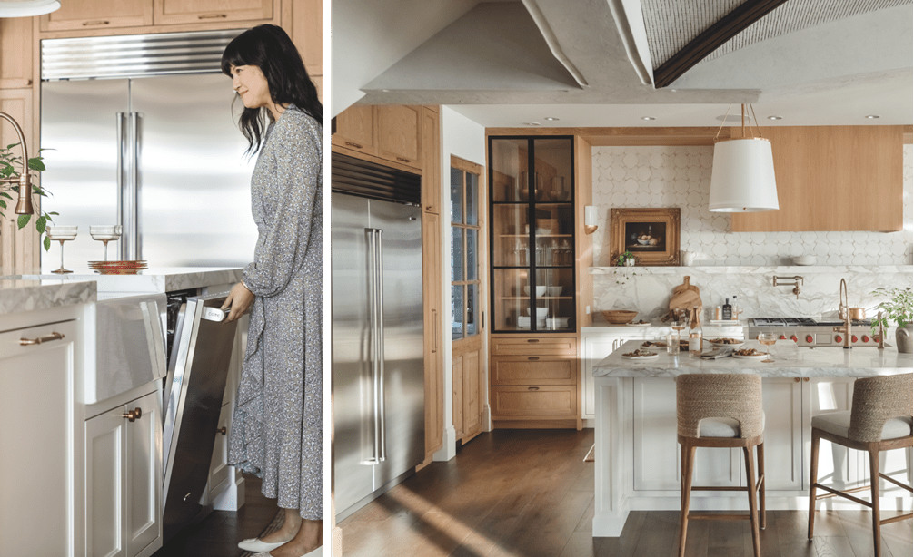 Lavavajillas Cove en acero inoxidable mostrado con la puerta abierta en una cocina contemporánea