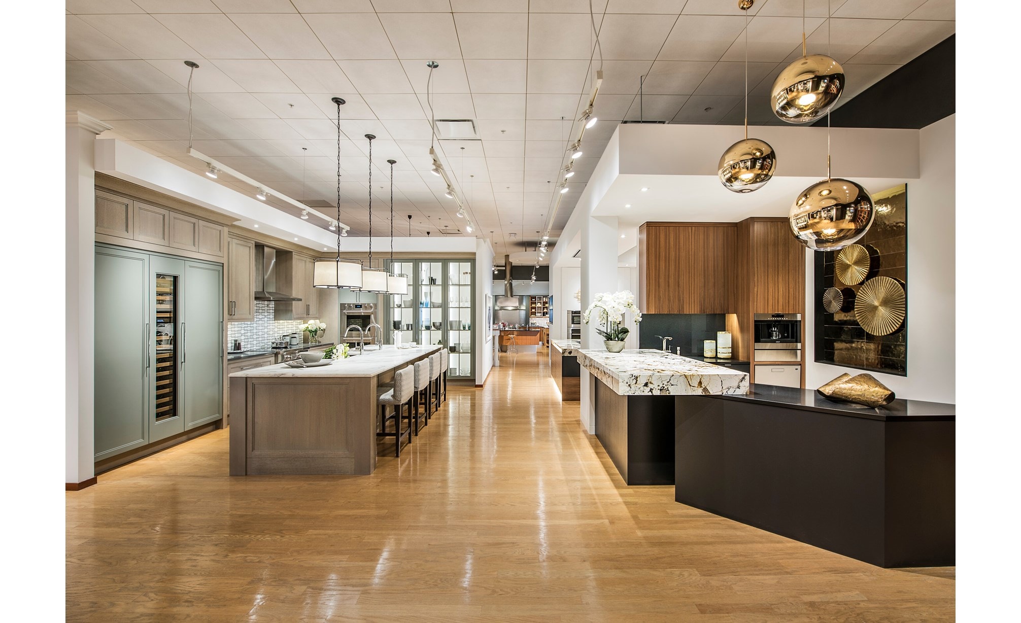 Haga realidad la cocina de sus sueños con electrodomésticos de lujo que reflejan su estilo en el showroom de Sub-Zero, Wolf y Cove en el área metropolitana de Columbia y Baltimore, Maryland. 