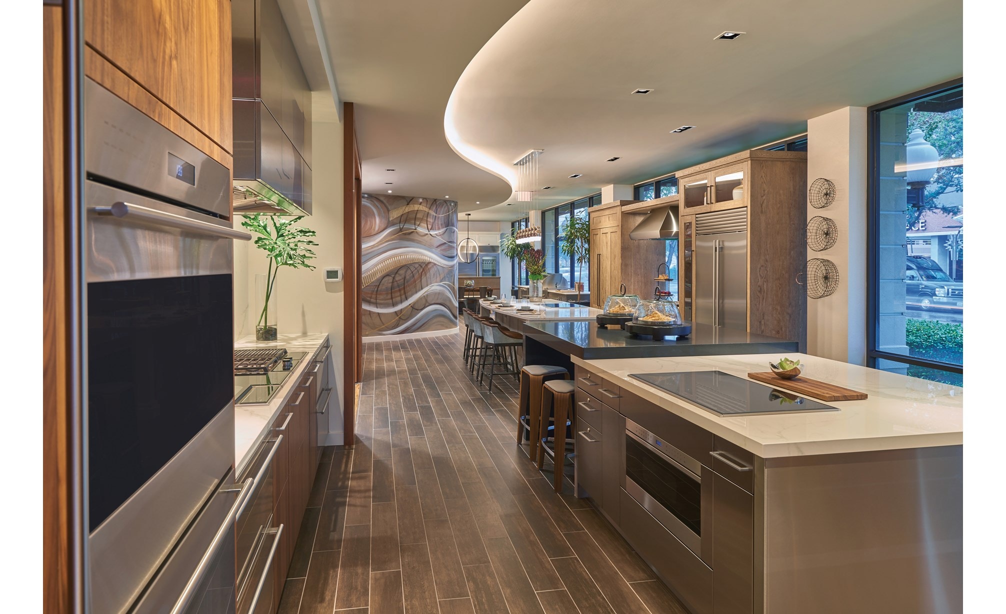 Haga realidad la cocina de sus sueños con electrodomésticos de lujo que reflejan su estilo en el showroom de Sub-Zero, Wolf y Cove en el área metropolitana de Houston, Texas.