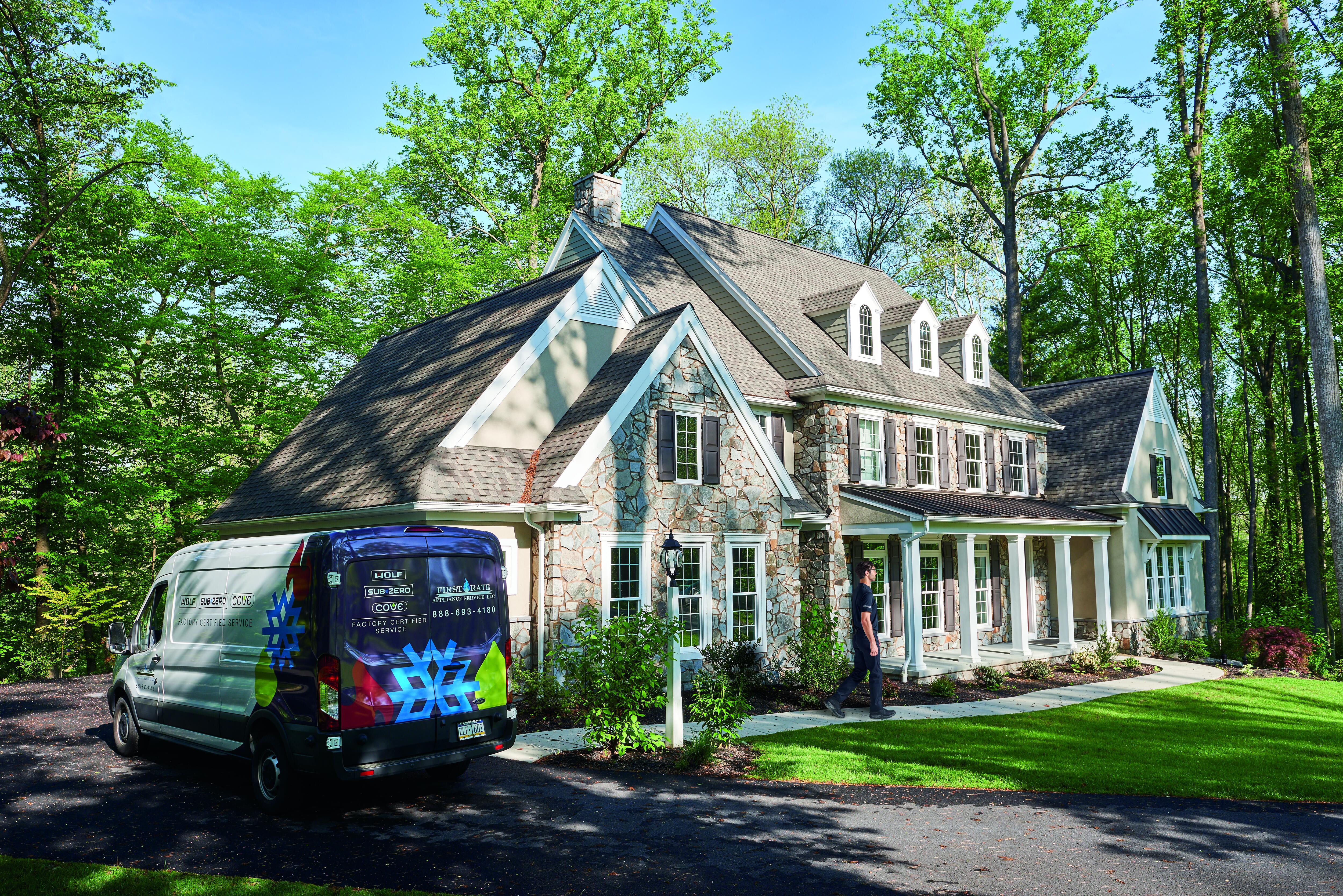 Sub-Zero, Wolf y Cove Factory Certified Programs guarantee installation, service and parts of the same caliber as our appliances ensuring you receive a white-glove experience.