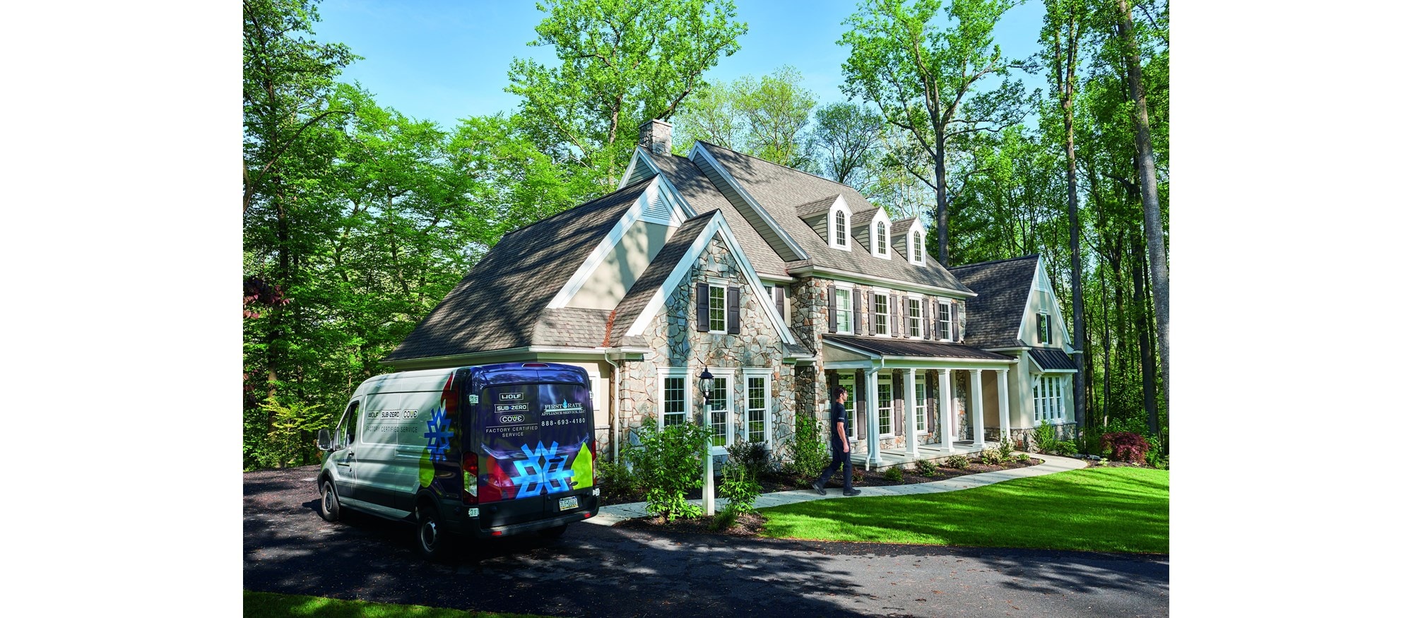 Sub-Zero, Wolf y Cove Factory Certified Programs guarantee installation, service and parts of the same caliber as our appliances ensuring you receive a white-glove experience.