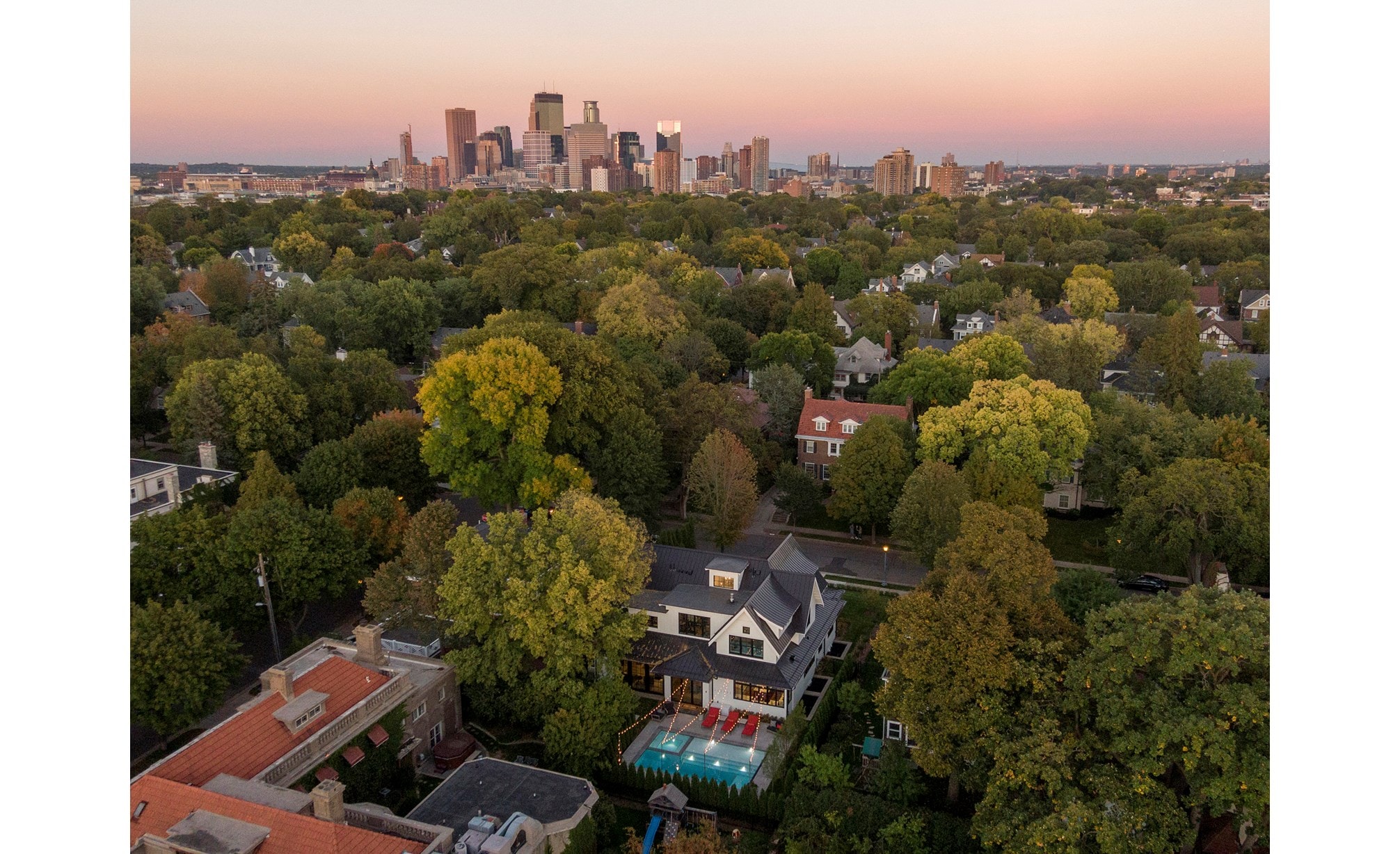 Red Door Retreat	by Andrea Swan, Joe Paetzel, Kareem Reda and Sue Weldon