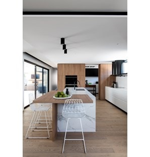 Canberra by Simona Castagna and Darren Genner