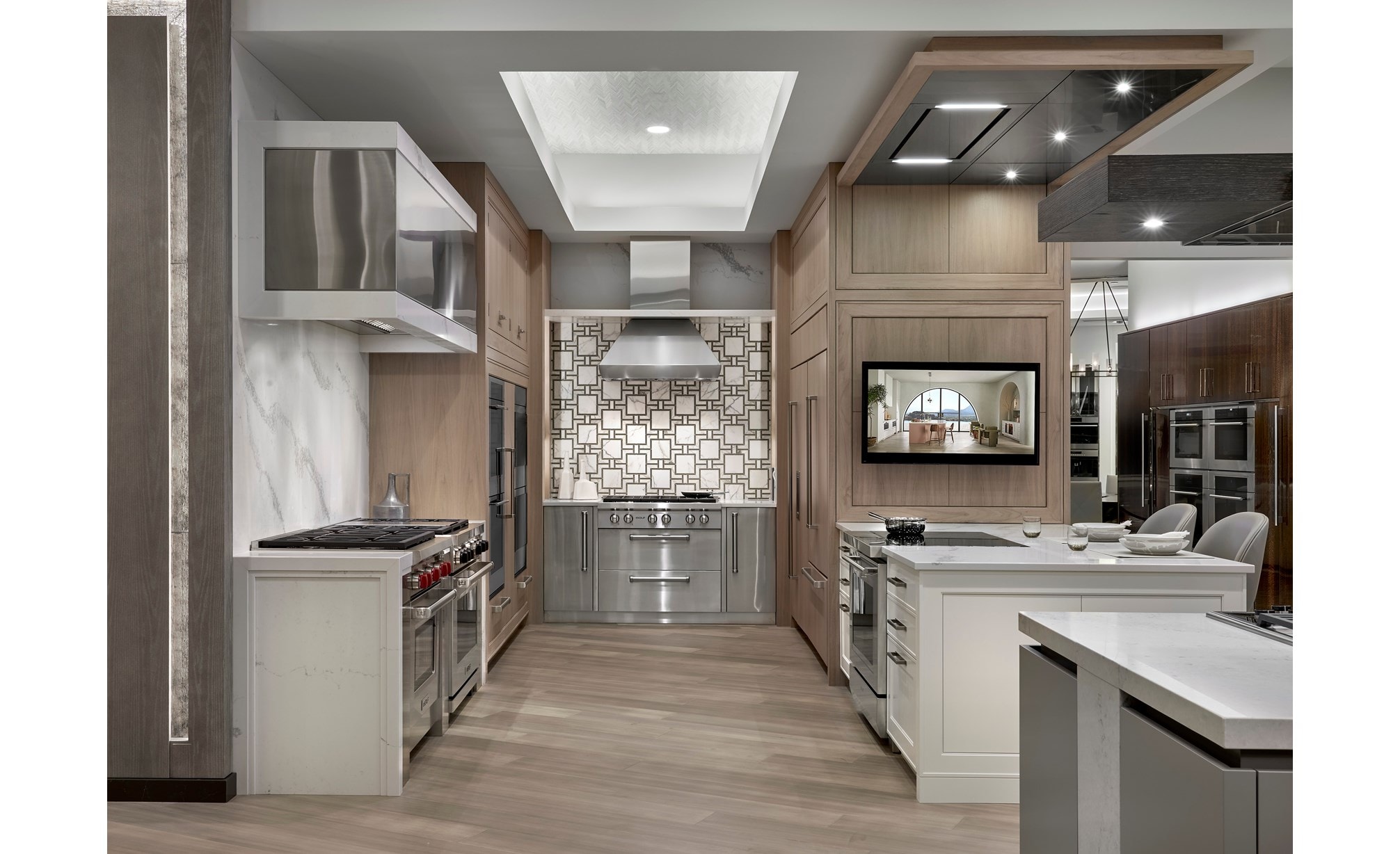 Styles and models for any kitchen in a variety of kitchen styles await at our Sub-Zero, Wolf and Cove Showroom in Chicago, Illinois