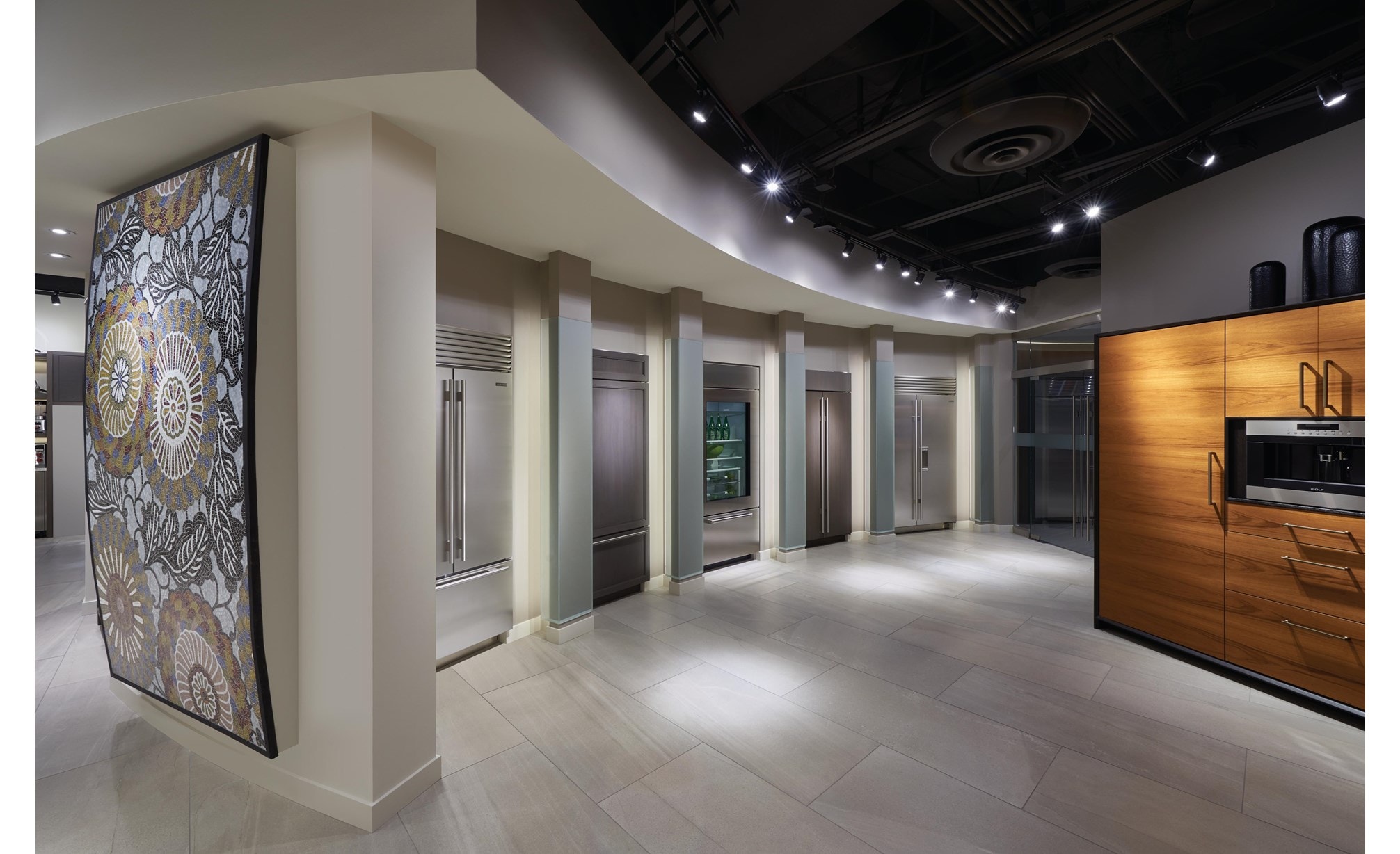 See our luxury kitchen appliances in a variety of kitchen styles at the Sub-Zero, Wolf and Cove Showroom in Houston, Texas