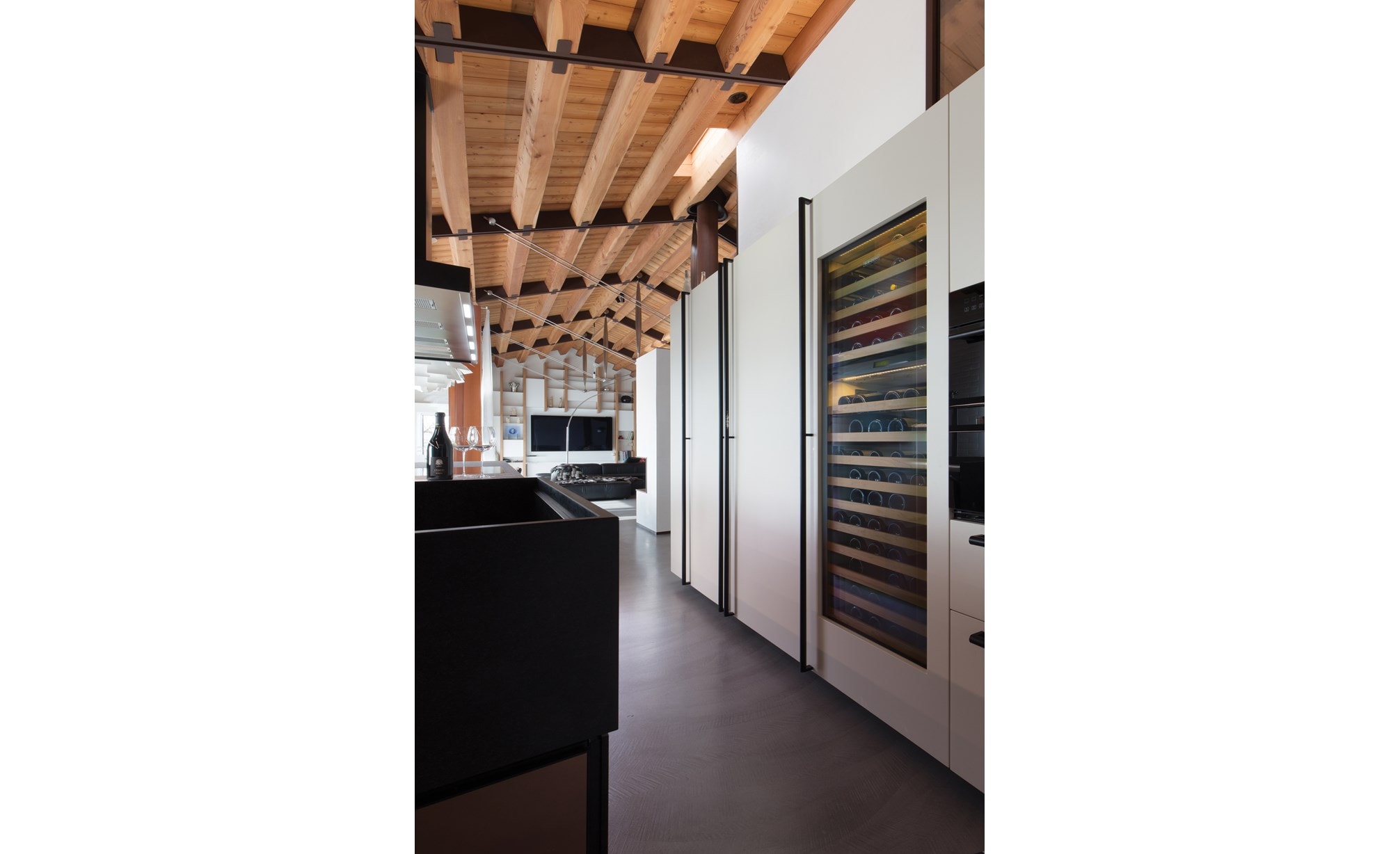 Columna congelador completo Designer de 30" Sub-Zero (IC-30FI) combinado con horno individual contemporáneo Classic de la serie E de 30" Wolf (SO30CE/B/TH)