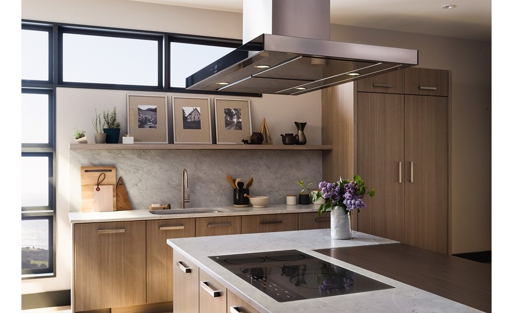 Columna congelador Designer de 24" Sub-Zero (IC-24F1) combinada con columna refrigeradora Designer de 24" Sub-Zero (IC-24R)