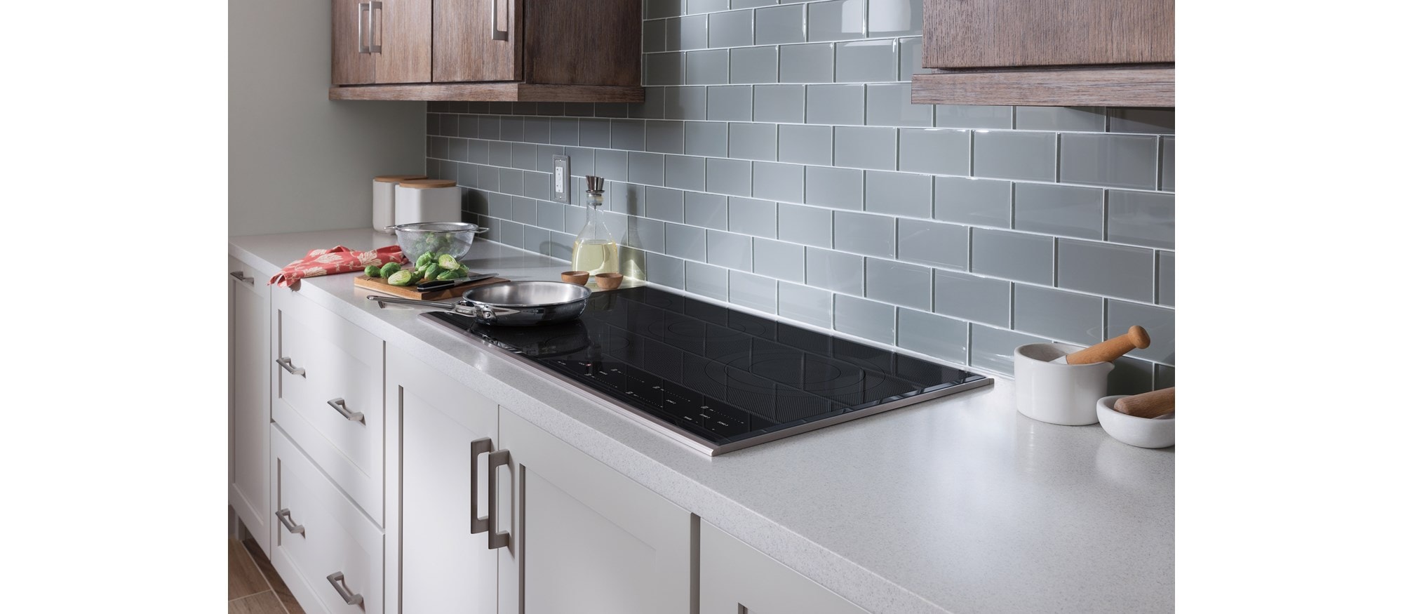 Placa de cocción eléctrica transicional de 36" Wolf (CE365T/B)