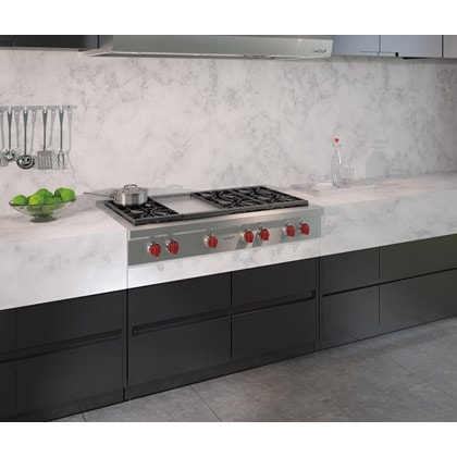 Estufa con quemadores sellados de 48" Wolf - 6 quemadores y plancha infrarroja (SRT486G)