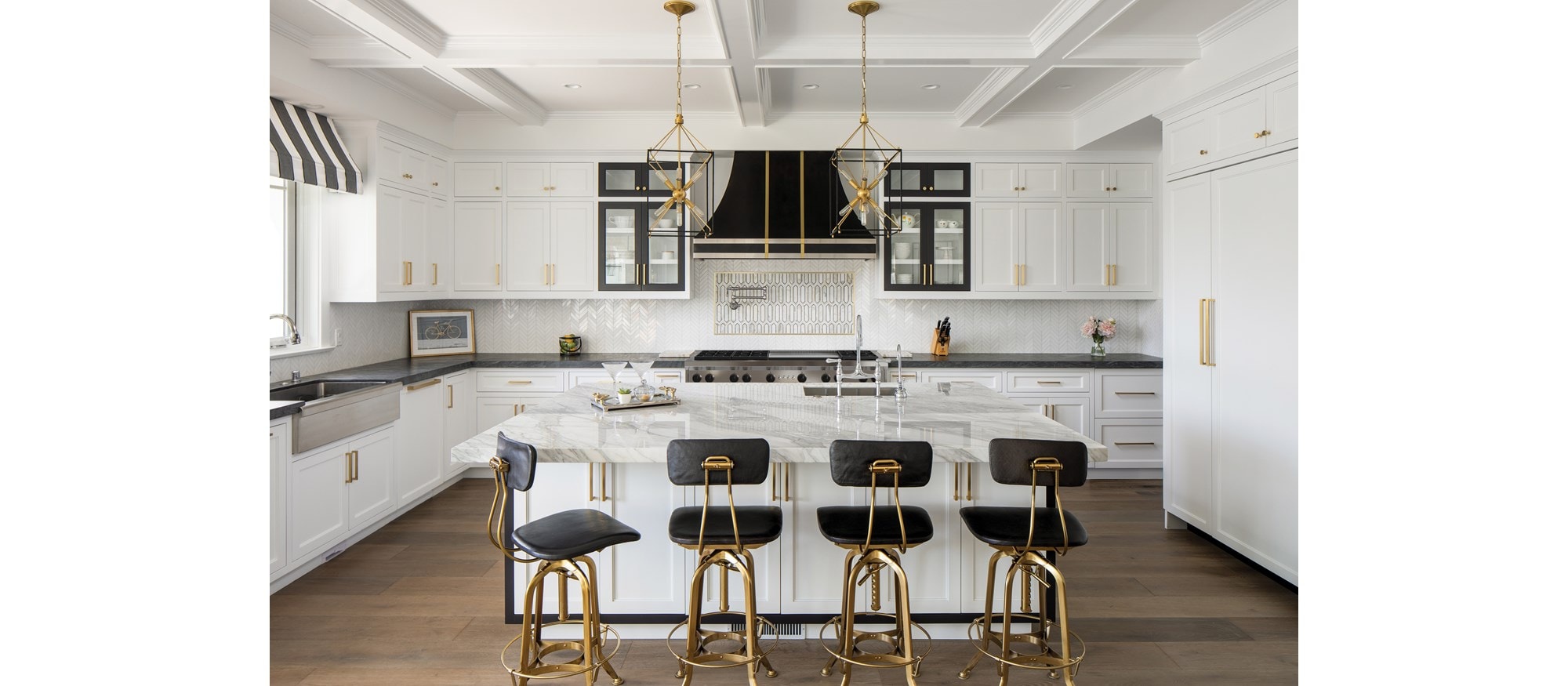  Black white and gold with GR606DG