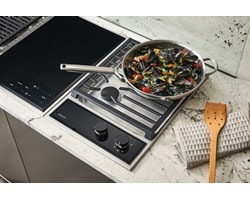 Módulo de vapor transicional de 15"de Wolf (SM15TFS) combinado con dos módulos de parrilla transicional de 15" (GM15TFS)