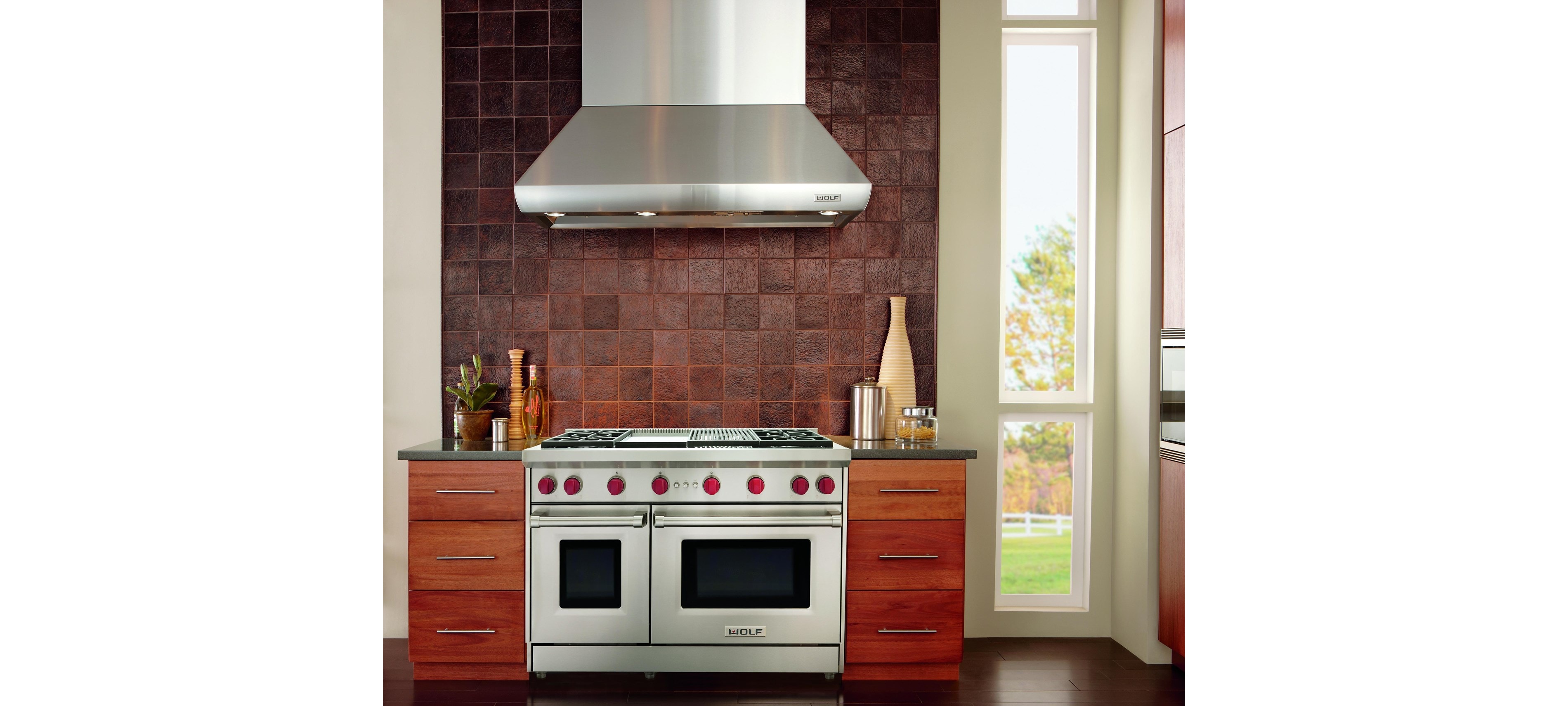 Campana de chimenea de pared Pro de 54" Wolf (PWC542418)