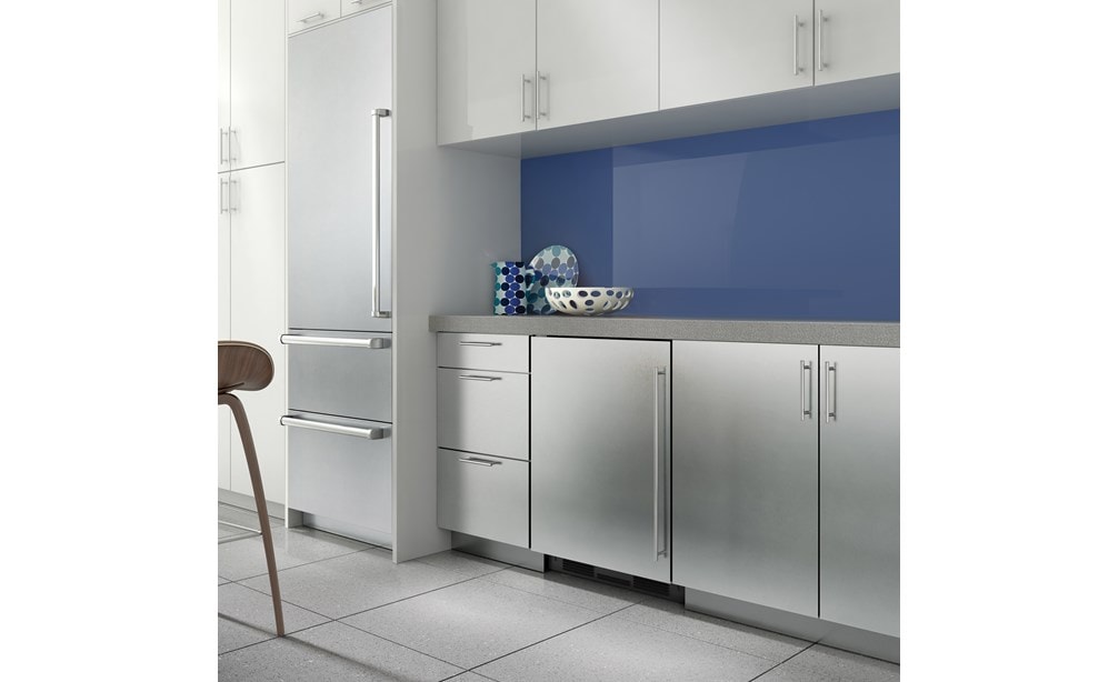 The Sub-Zero 24" Undercounter Refrigerator Freezer Panel Ready (UC- 24C) blends seamlessly making it the perfect addition to any kitchen.