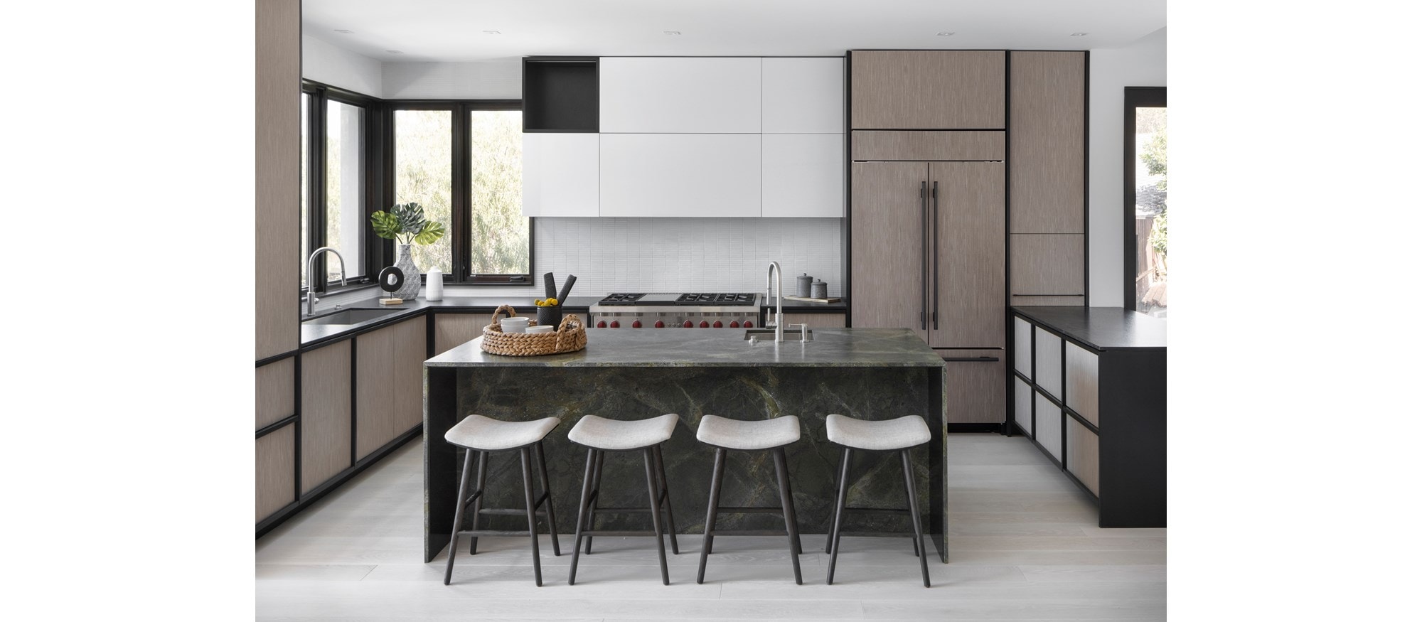 Refrigerador/congelador Classic de puerta francesa de 42" Sub-Zero con dispensador interno compatible con paneles (CL4250UFDID/O)