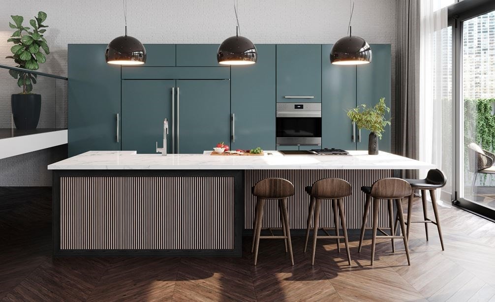 "Elegantes refrigeradores dobles Sub-Zero Classic de 36 pulgadas compatibles con paneles que combinan a la perfección en una cocina loft contemporánea, abierta y luminosa. "