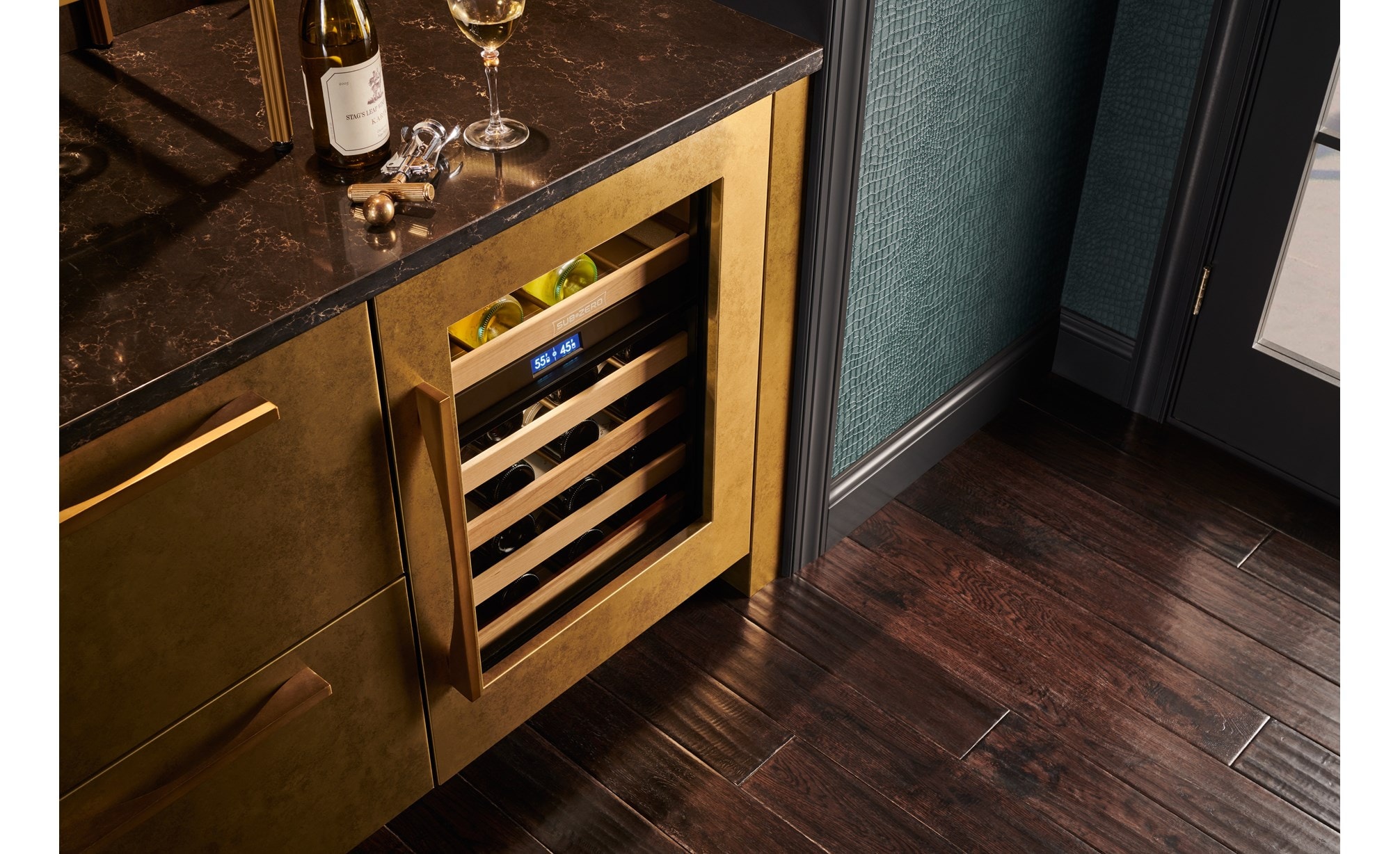 Enfriador de vinos bajo mostrador Sub-Zero Designer de 24" (DEU2450W)