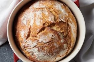 Receta de pan de cacerola holandesa con el horno de la serie E Wolf