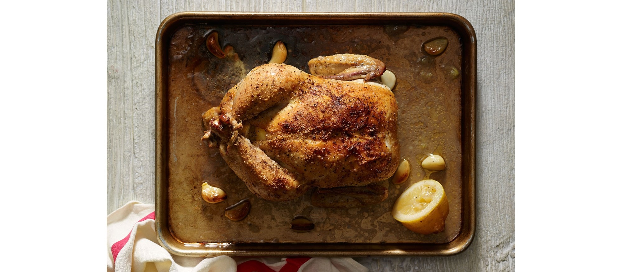 Pollo asado con salsa de ajo y limón