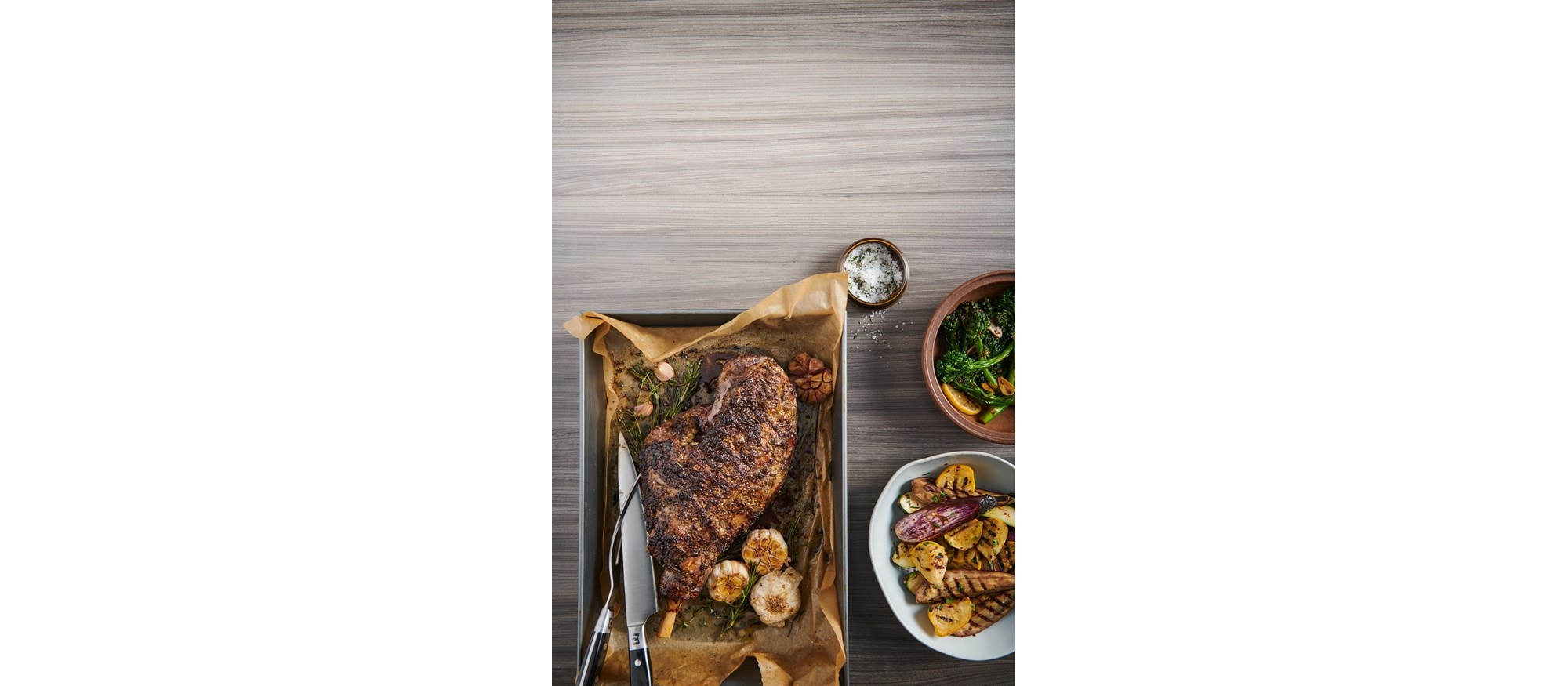 Fácil y deliciosa receta de pierna de cordero rostizada en con la configuración del modo Roast (rostizar) de su horno Wolf