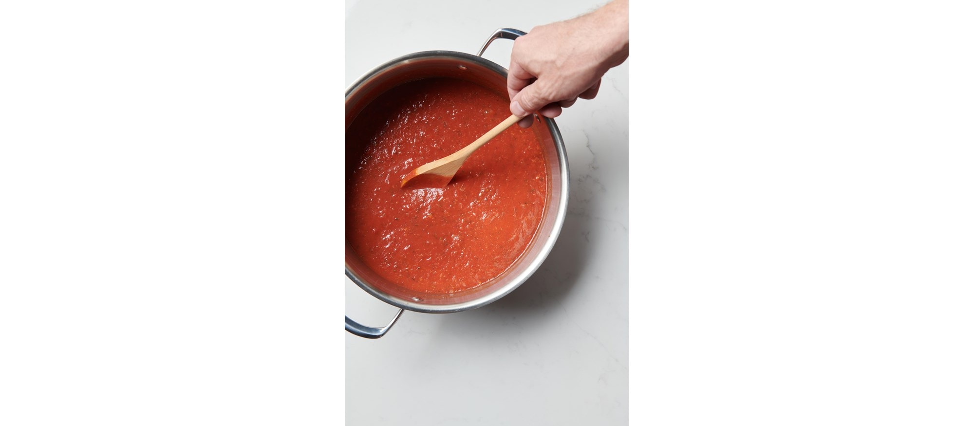 Fácil y deliciosa receta de salsa pomodoro con la configuración del modo Simmer (hervor) de su horno Wolf