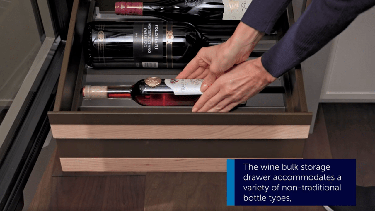 Conservador de vino Sub-Zero - Cómo instalar un cajón de almacenamiento a granel