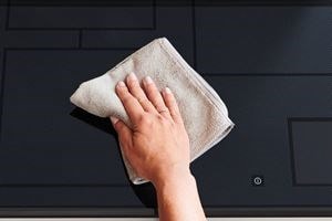 Cómo limpiar la placa de inducción