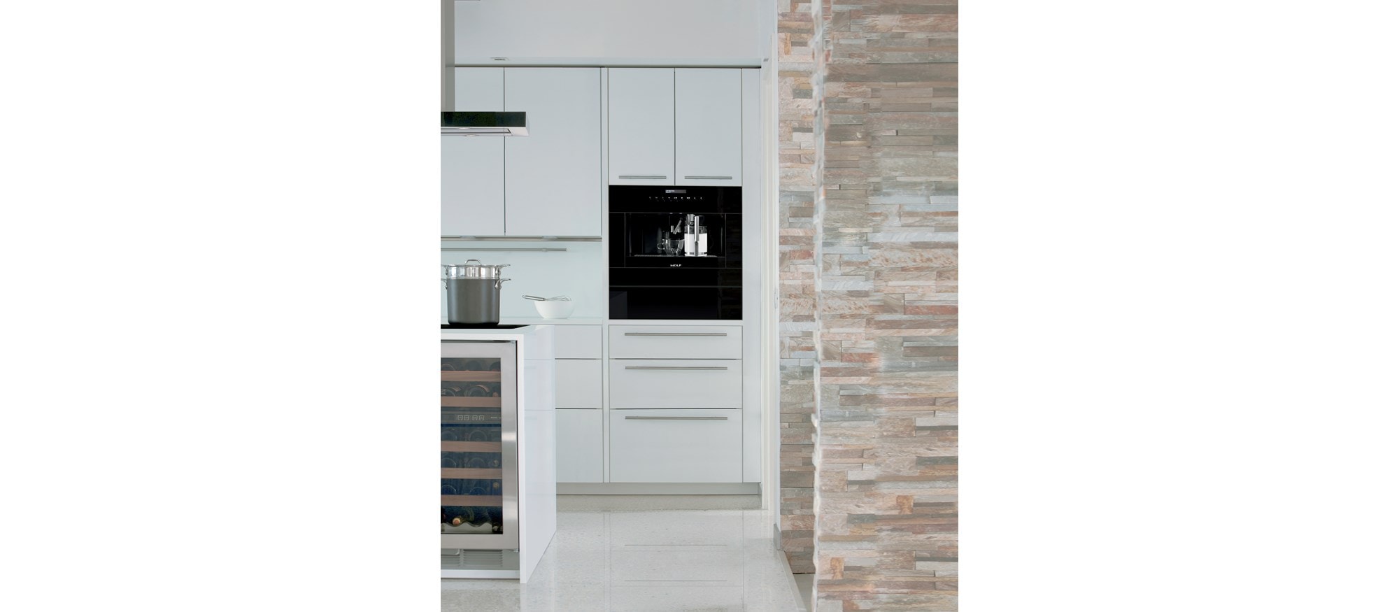 Cajón calentador de tazas de 24" Wolf - Vidrio negro (CW24/B)