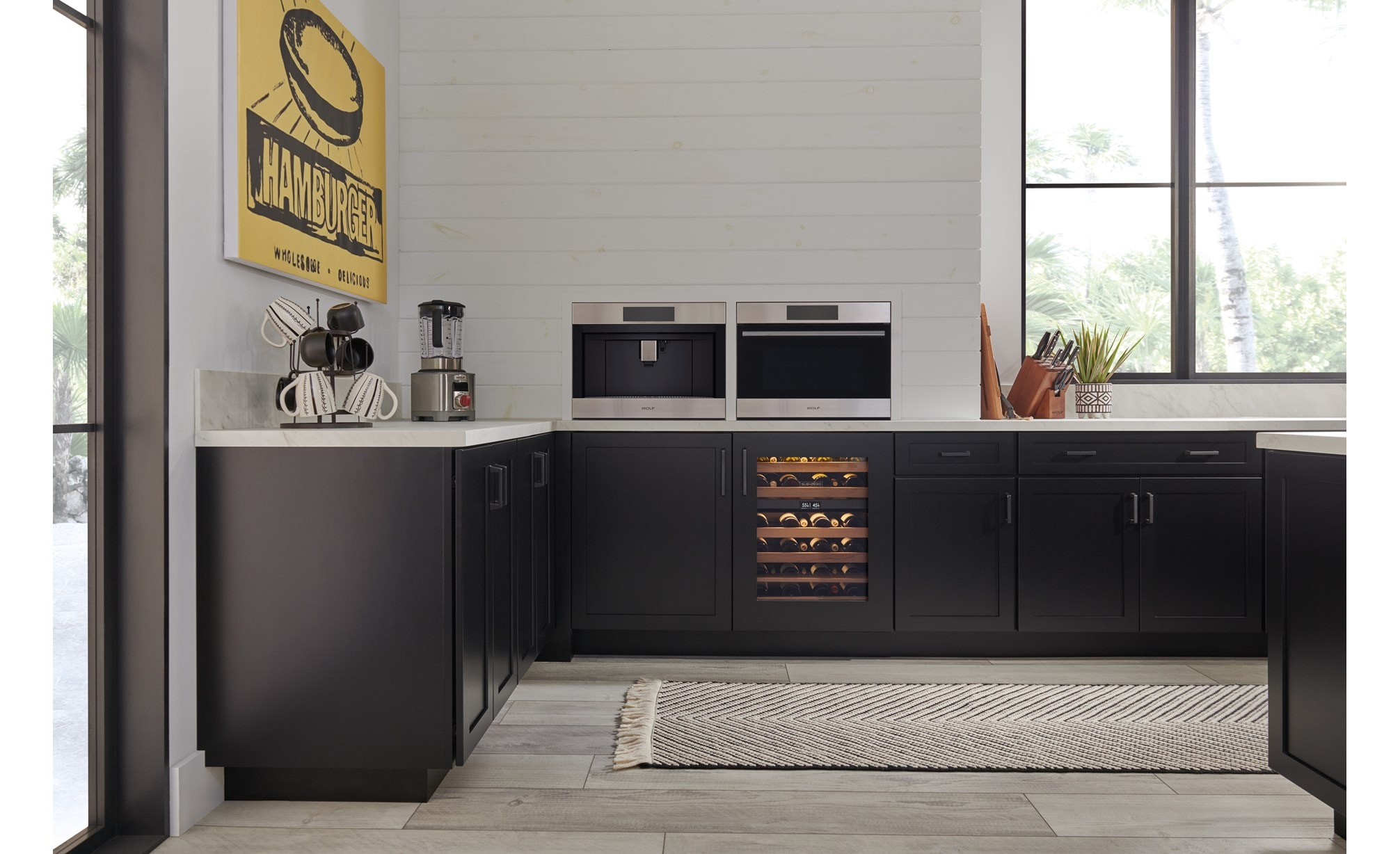 Sistemas para café, speed ovens, refrigeración bajo mostrador, conservador de vino
