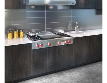 Estufa con quemadores sellados de 48" Wolf - 4 quemadores y plancha doble infrarroja (SRT484DG)