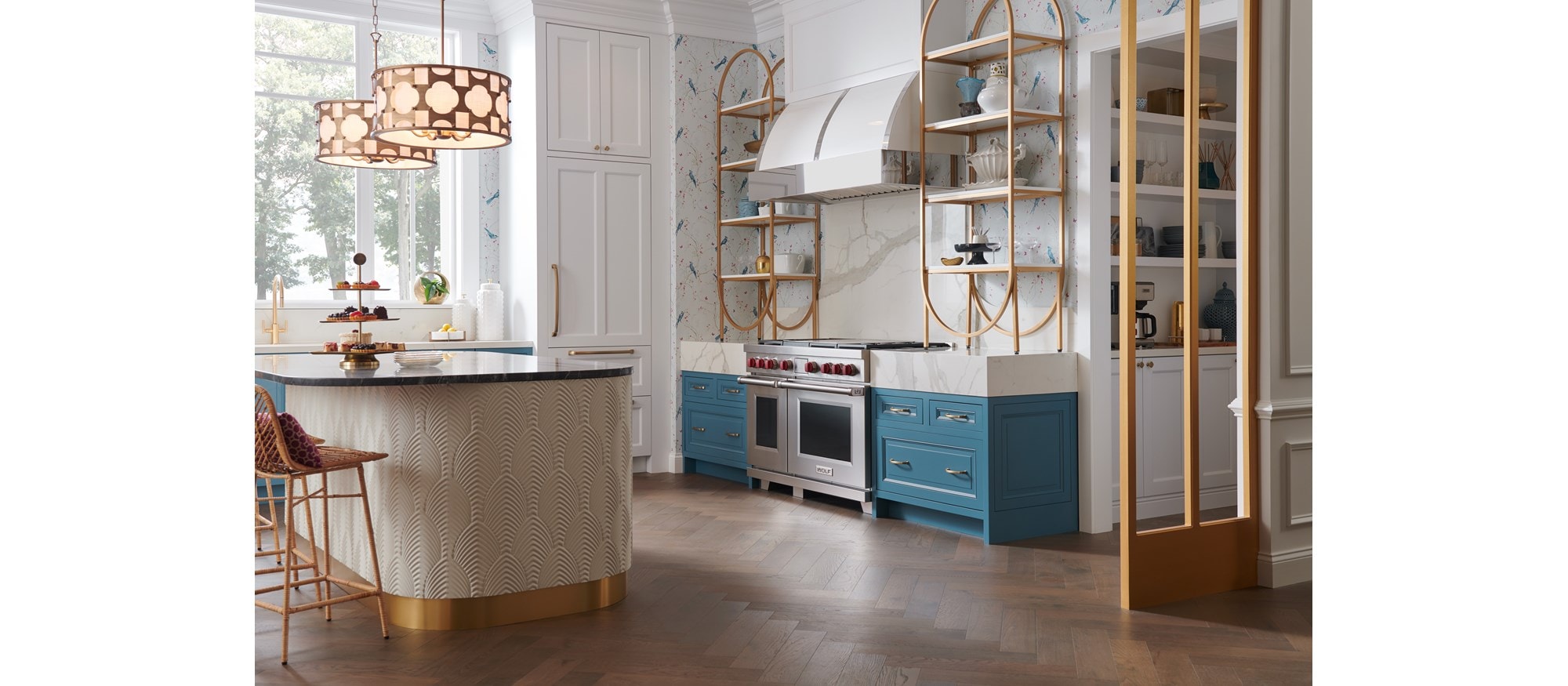 Estufa de doble salida de 48" Wolf con 4 quemadores y asadora y plancha infrarrojas (DF48450CG)